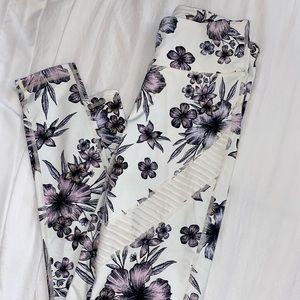 Floral leggings w detail on thighs